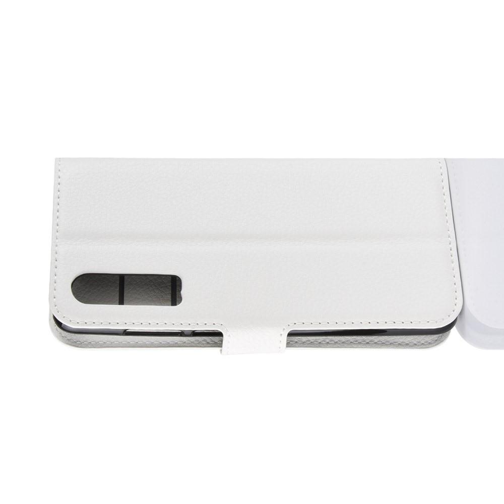 Флип чехол книжка с кошельком подставкой отделениями для карт и магнитной застежкой для Huawei P30 Белый