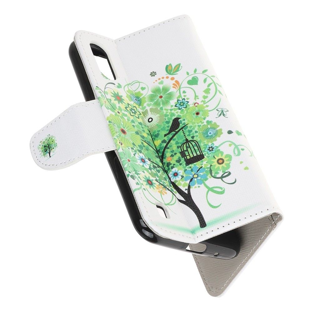 Защитный Флип Чехол для Samsung Galaxy A01 в Виде Книжки с Рисунком Зеленое Дерево